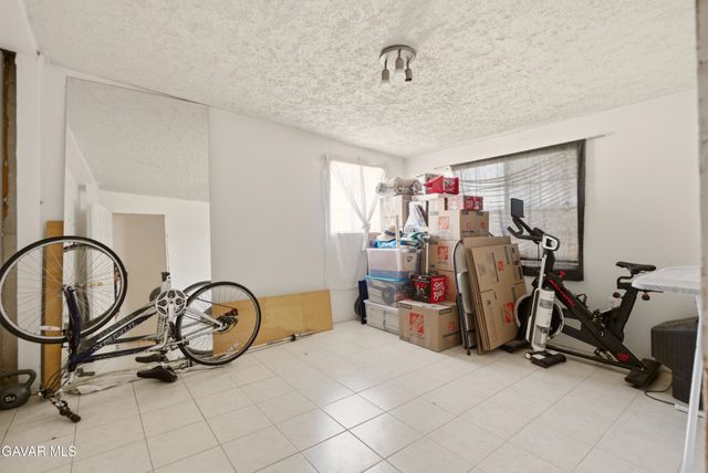 3160 E Avenue R8, Palmdale, CA 93550