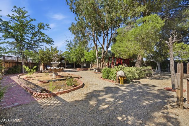 3160 E Avenue R8, Palmdale, CA 93550
