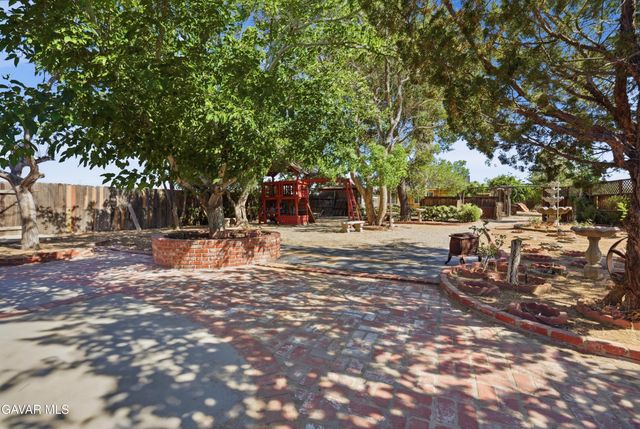 3160 E Avenue R8, Palmdale, CA 93550