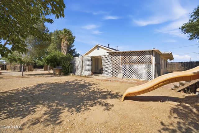 3160 E Avenue R8, Palmdale, CA 93550