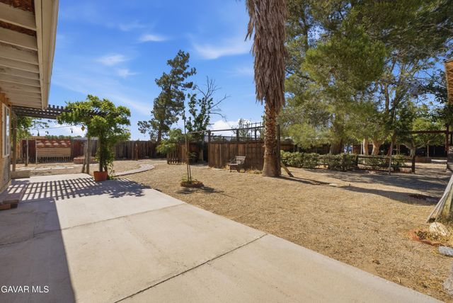 3160 E Avenue R8, Palmdale, CA 93550