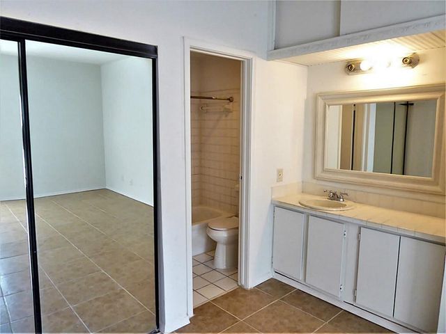 9707 Richmond Avenue 67, Houston, TX 77042