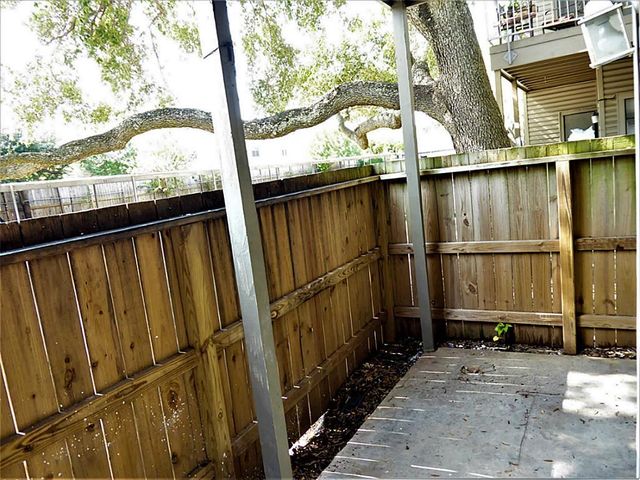 9707 Richmond Avenue 67, Houston, TX 77042