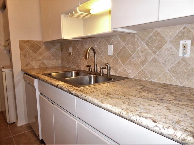 9707 Richmond Avenue 67, Houston, TX 77042