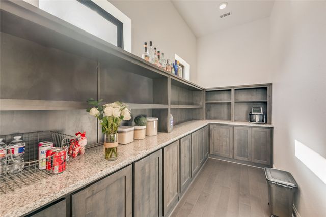 4709 Cypress Thorn Drive, Arlington, TX 76005