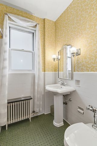 2912 N Commonwealth Avenue 8D, Chicago, IL 60657