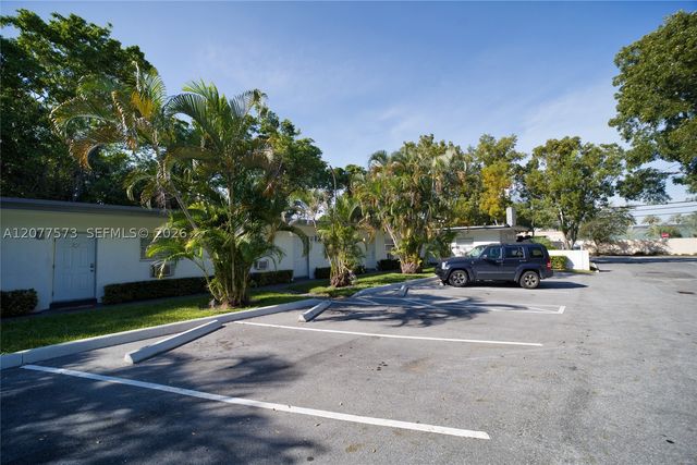 770 NE 123rd St 24, North Miami, FL 33161
