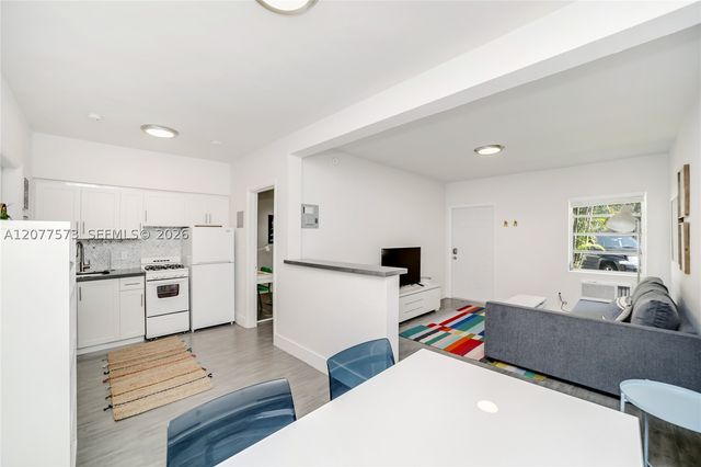 770 NE 123rd St 24, North Miami, FL 33161
