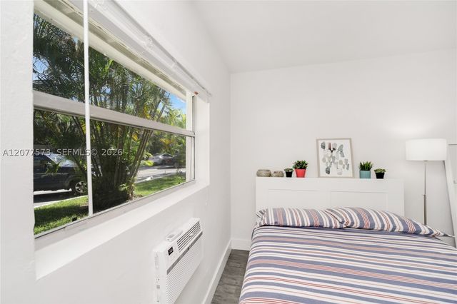 770 NE 123rd St 24, North Miami, FL 33161