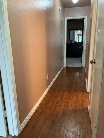 1839 Sherwood Forest Street, Houston, TX 77043