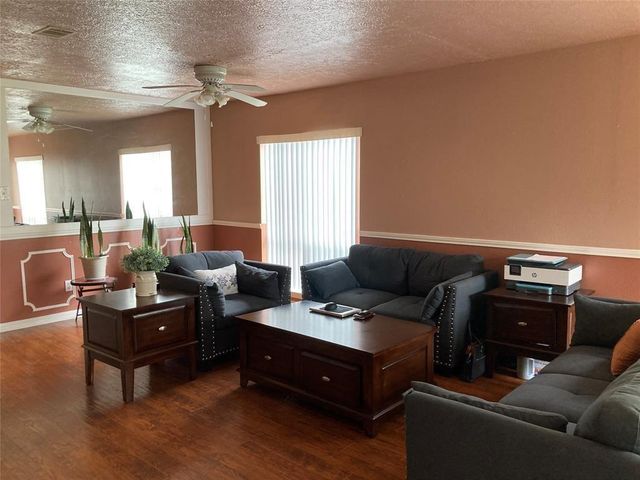 1839 Sherwood Forest Street, Houston, TX 77043