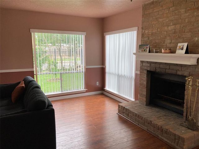 1839 Sherwood Forest Street, Houston, TX 77043