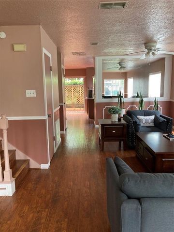 1839 Sherwood Forest Street, Houston, TX 77043