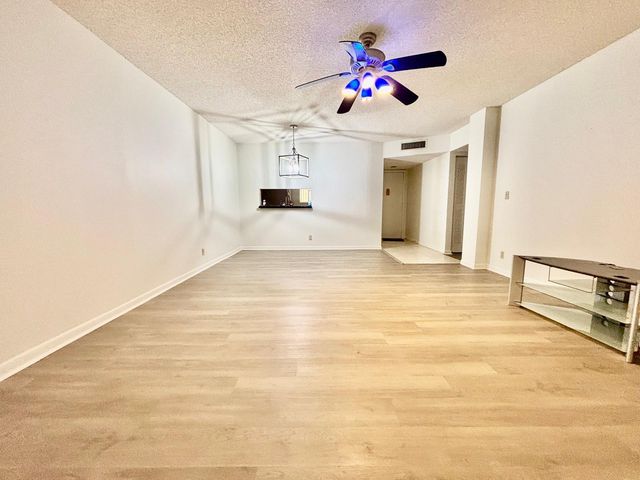 5340 Las Verdes Circle 222, Delray Beach, FL 33484
