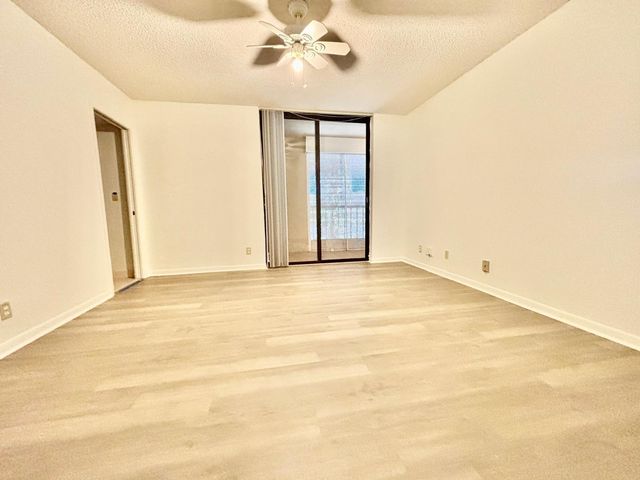 5340 Las Verdes Circle 222, Delray Beach, FL 33484