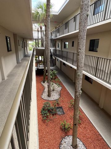5340 Las Verdes Circle 222, Delray Beach, FL 33484