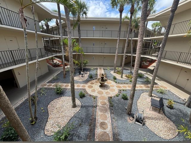 5340 Las Verdes Circle 222, Delray Beach, FL 33484