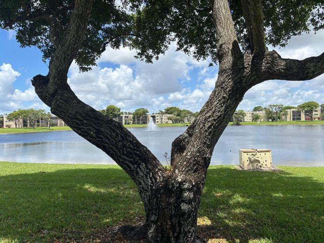 5340 Las Verdes Circle 222, Delray Beach, FL 33484
