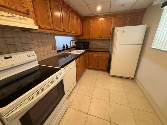 5340 Las Verdes Circle 222, Delray Beach, FL 33484