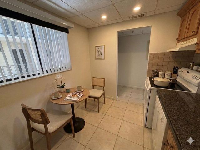 5340 Las Verdes Circle 222, Delray Beach, FL 33484