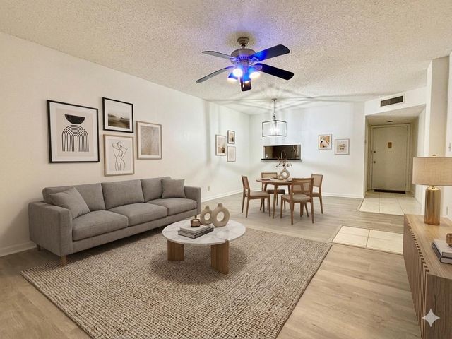 5340 Las Verdes Circle 222, Delray Beach, FL 33484