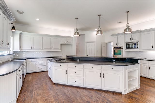 1015 Brazos Drive, Southlake, TX 76092