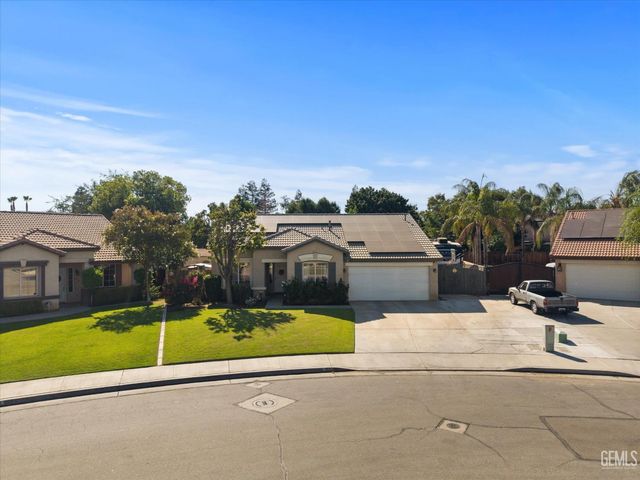703 Astoria Park Drive, Bakersfield, CA 93311