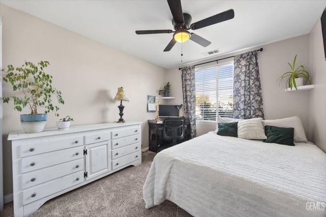 703 Astoria Park Drive, Bakersfield, CA 93311