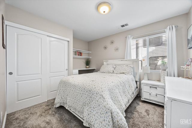 703 Astoria Park Drive, Bakersfield, CA 93311