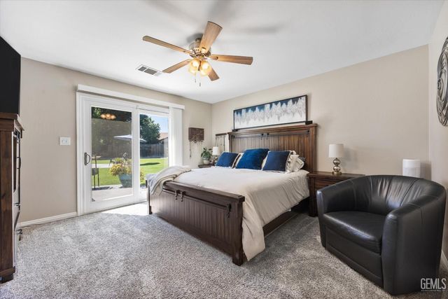703 Astoria Park Drive, Bakersfield, CA 93311