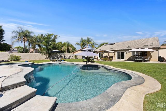 703 Astoria Park Drive, Bakersfield, CA 93311