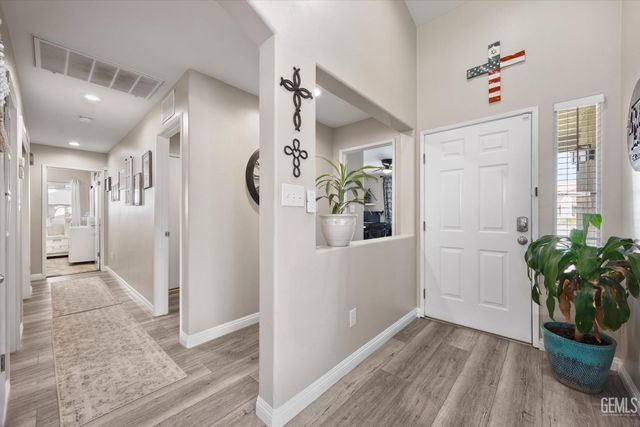 703 Astoria Park Drive, Bakersfield, CA 93311