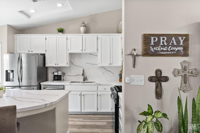 703 Astoria Park Drive, Bakersfield, CA 93311