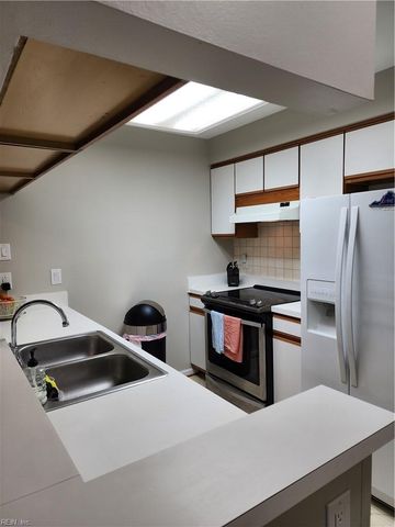 401 Henley Ct Apt K, Chesapeake, VA 23320