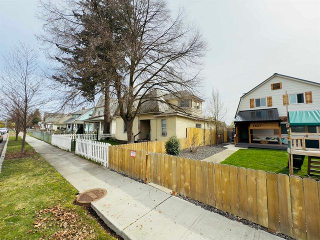 2823 W SHARP Ave, Spokane, WA 99201