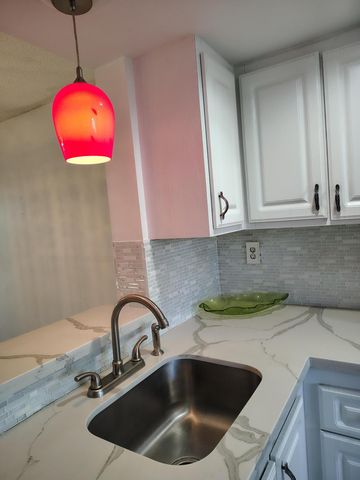 7680 NW 18th Street 105, Margate, FL 33063