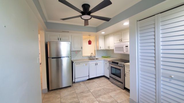 7680 NW 18th Street 105, Margate, FL 33063