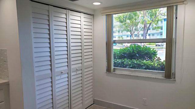 7680 NW 18th Street 105, Margate, FL 33063