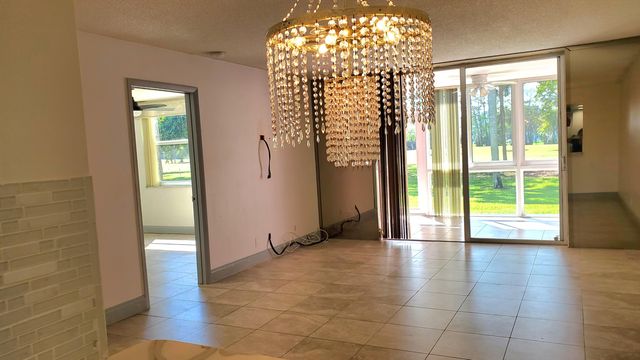 7680 NW 18th Street 105, Margate, FL 33063