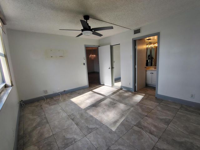 7680 NW 18th Street 105, Margate, FL 33063