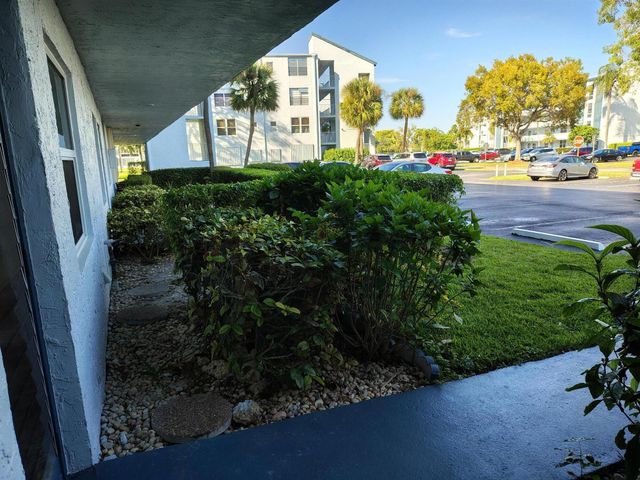 7680 NW 18th Street 105, Margate, FL 33063