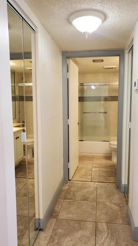 7680 NW 18th Street 105, Margate, FL 33063