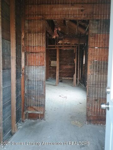 1022 S Grand Avenue, Lansing, MI 48910