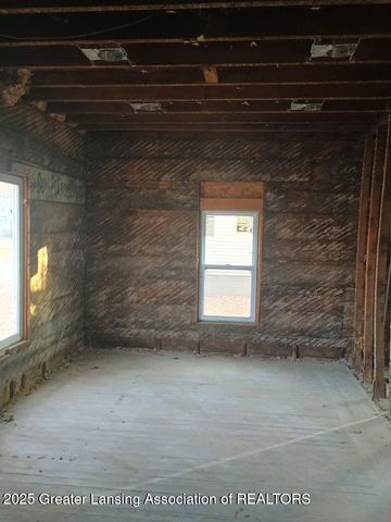 1022 S Grand Avenue, Lansing, MI 48910