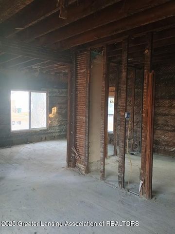 1022 S Grand Avenue, Lansing, MI 48910