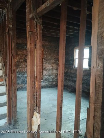 1022 S Grand Avenue, Lansing, MI 48910