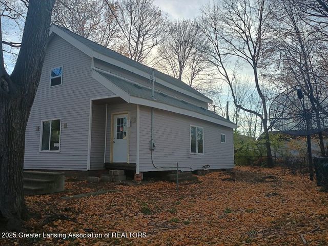 1022 S Grand Avenue, Lansing, MI 48910