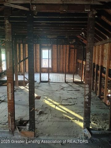 1022 S Grand Avenue, Lansing, MI 48910