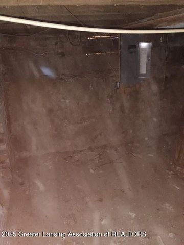 1022 S Grand Avenue, Lansing, MI 48910