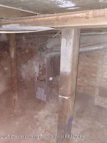 1022 S Grand Avenue, Lansing, MI 48910